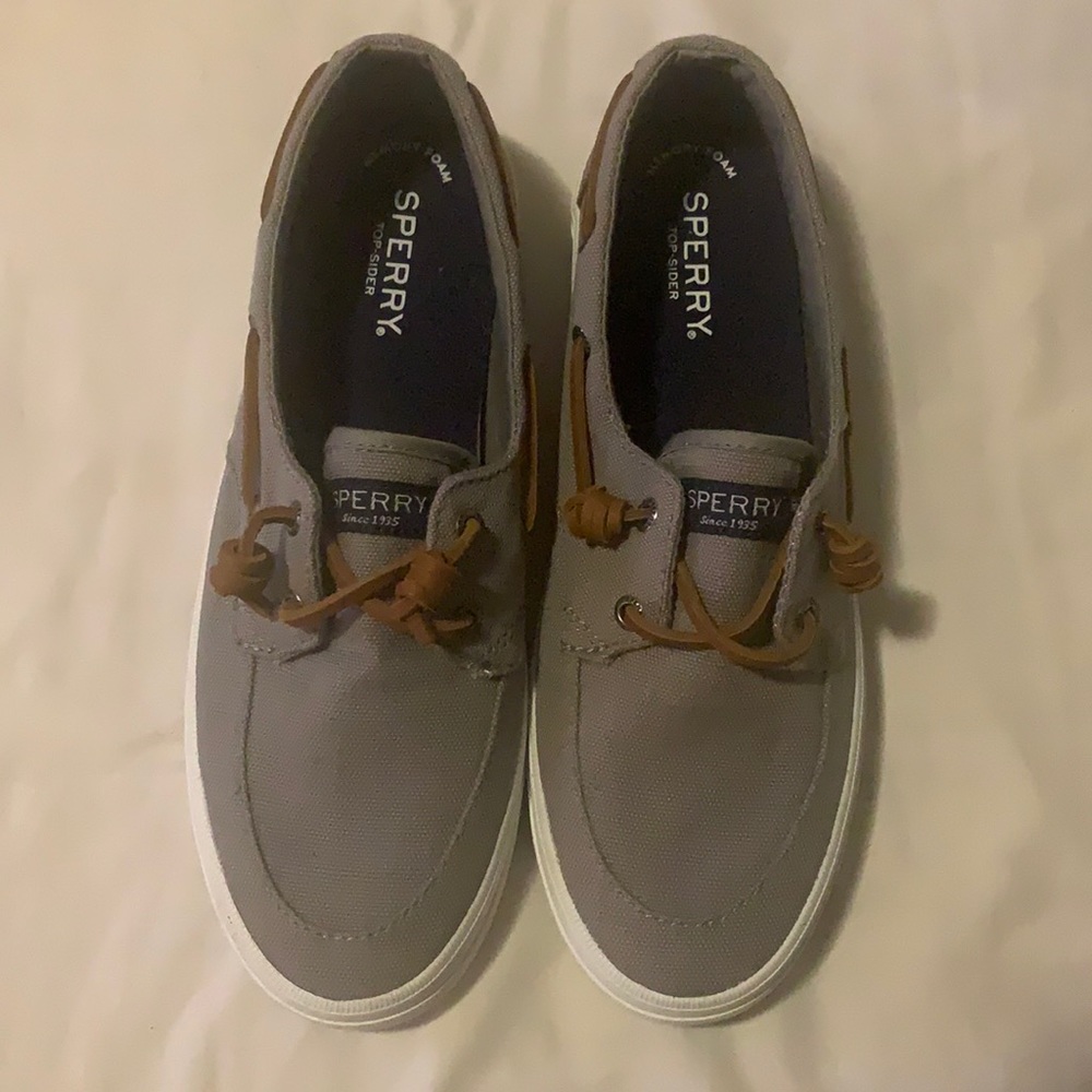 Sperry Crest Boat Shoes In Grey